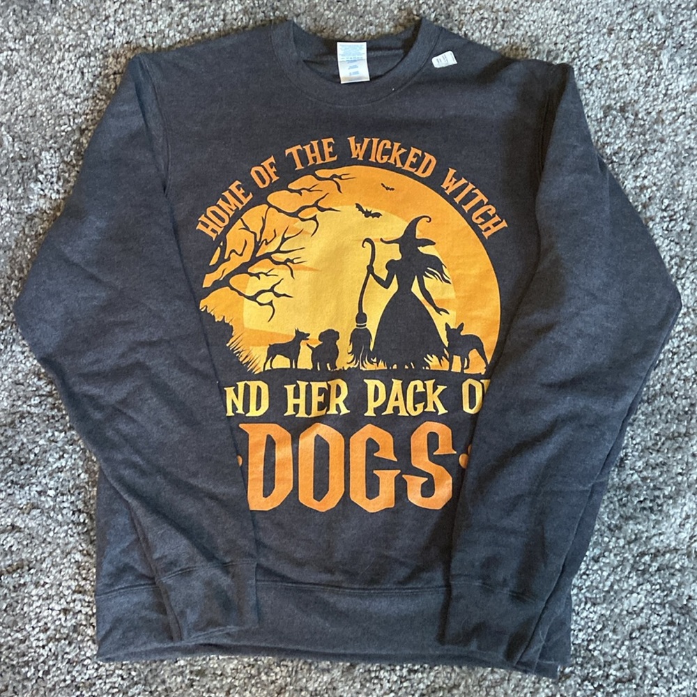 🧙 Women's Graphic Sweatshirt
